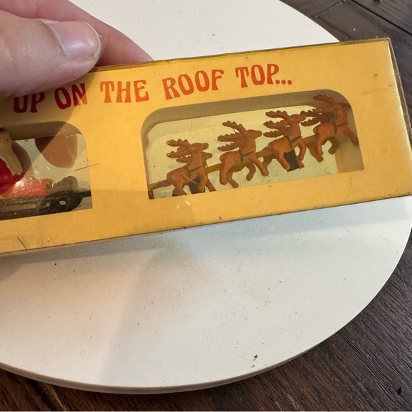 Vintage Department 56 “Up On The Roof” Santa & Reindeer Old New Stock #5139-0 - Picture 3 of 6